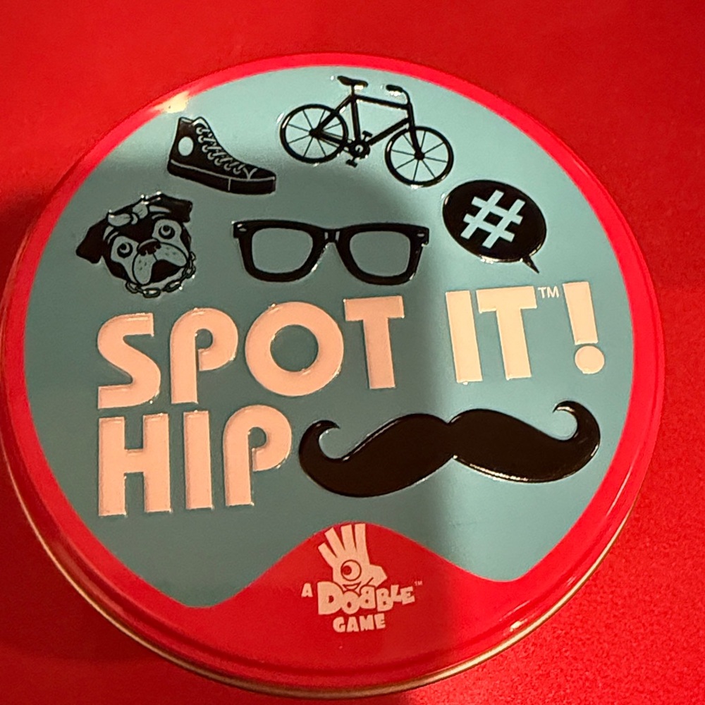 Spot It! Hip Game Tin - Red and Blue